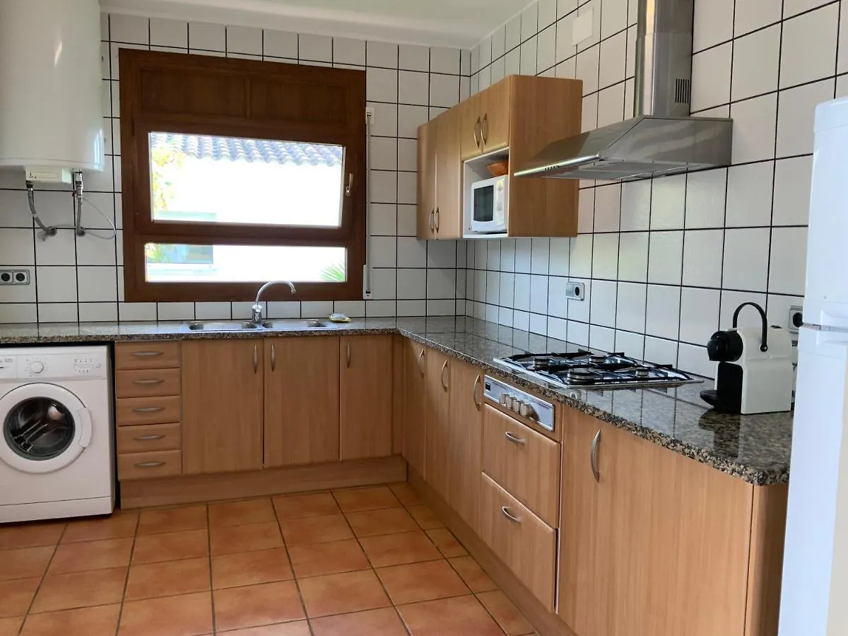 Holiday home Villa Montserrat 1, Terrace & Pool Sant Marti d'Empuries